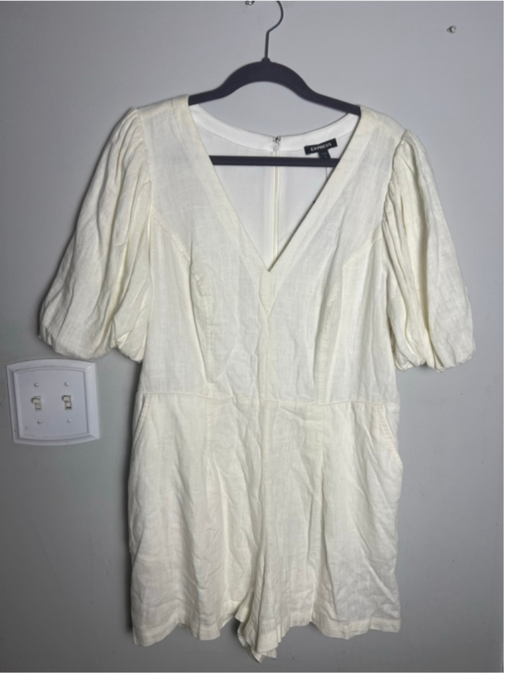 Express Womens XL Ivory Linen Romper Puff Sleeve V Neck Lined NWT Minimalist